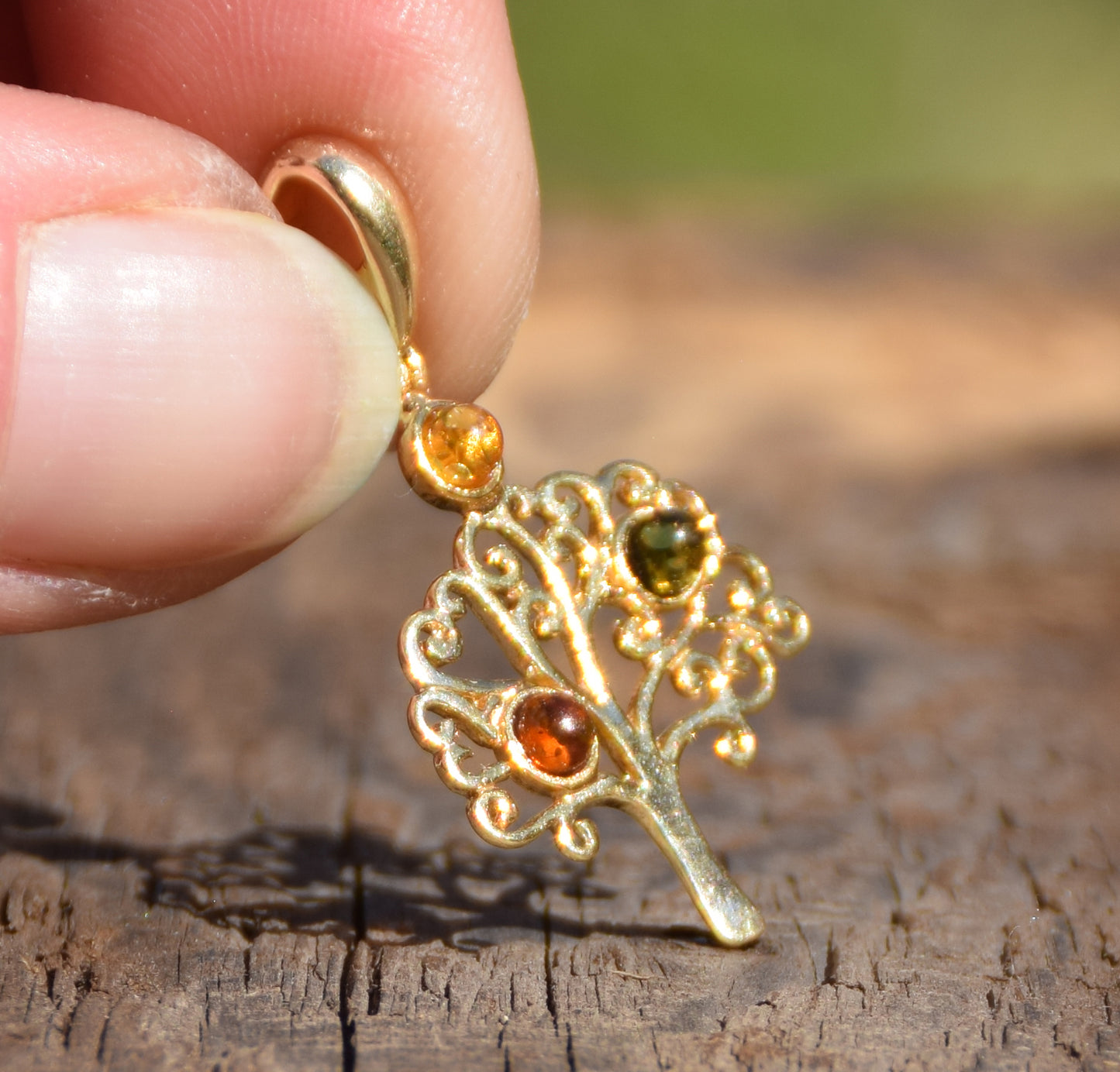 Pendant with Tree of Life in 18k Gold Plated Silver and natural Amber of various shades, MJ Baltica BZW033