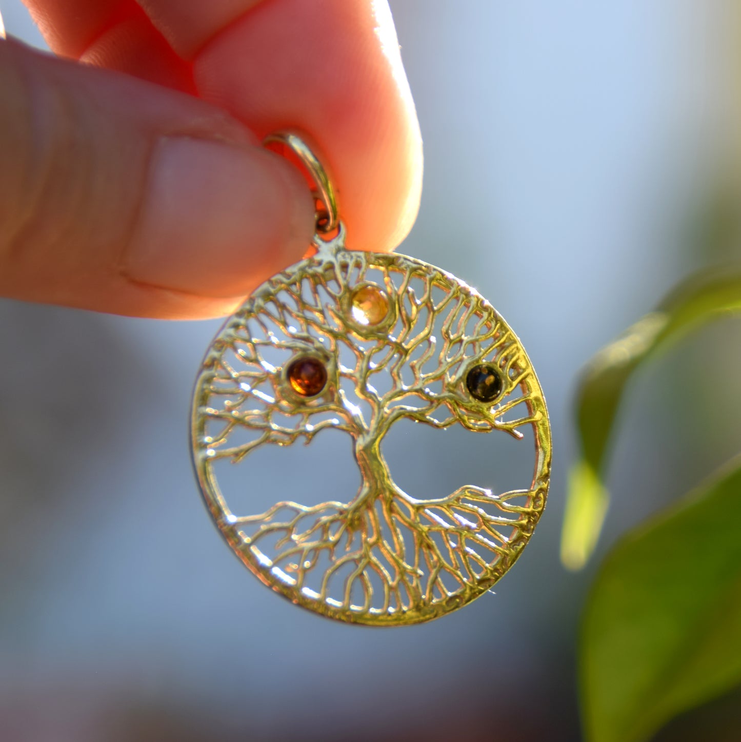 Ciondolo con albero della vita in Ambra naturale di varie tonalità e Argento 925 placcato in Oro 18k, MJ Baltica, BZW059