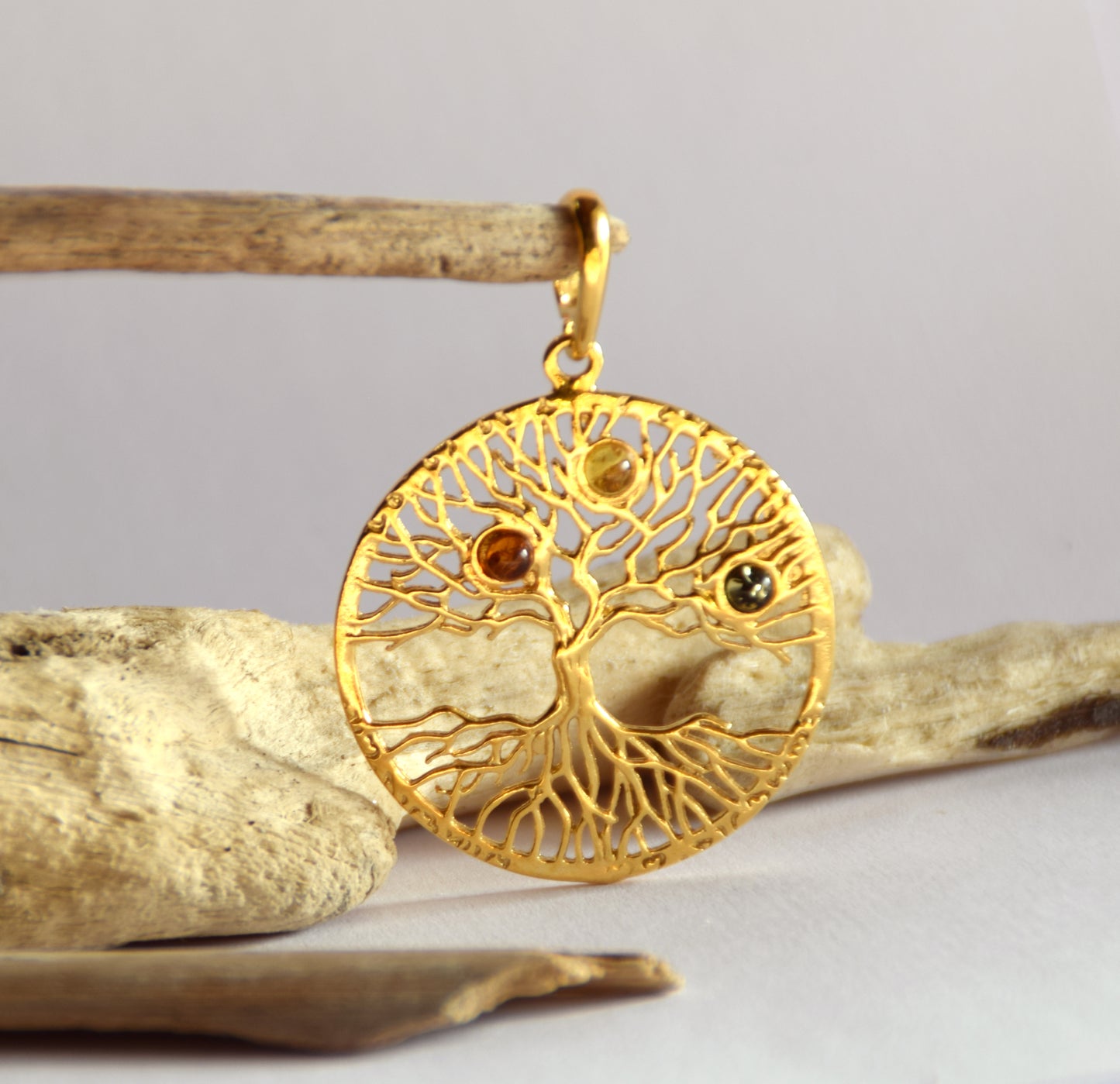 Ciondolo con albero della vita in Ambra naturale di varie tonalità e Argento 925 placcato in Oro 18k, MJ Baltica, BZW059