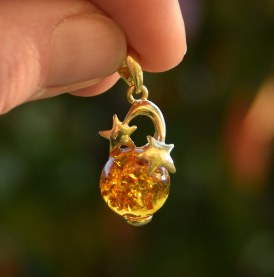 MJ Baltica, ciondolo, Ambra naturale Baltica, Argento 925, Placcato in Oro 18k, bellissimo, elegante, artigianale, stelle, BZW074