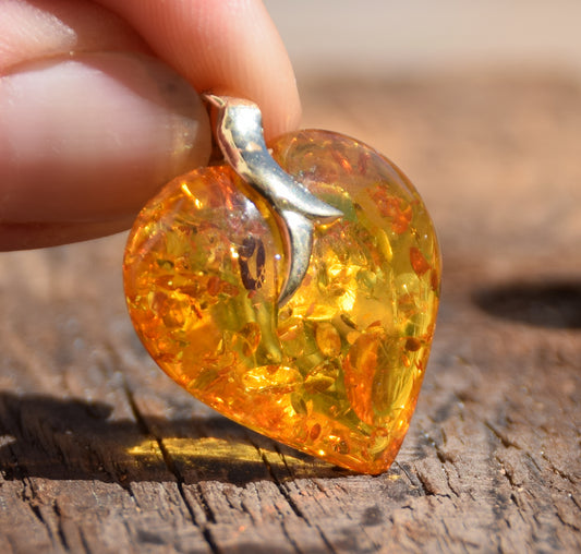 Bright pendant with large cognac-colored natural Amber heart with 18k Gold-plated Silver, MJ Baltica, BZW082