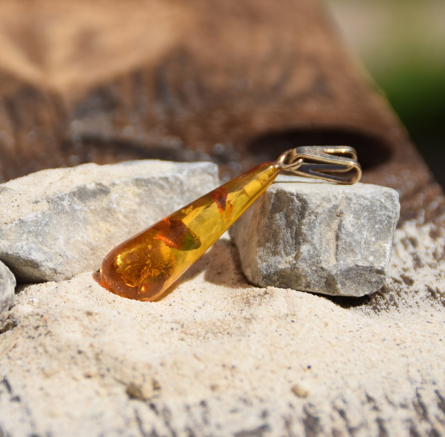 MJ Baltica, pendant, natural Baltic Amber, 925 Silver, 18k Gold Plated, handmade, drop, faceted, BZW086