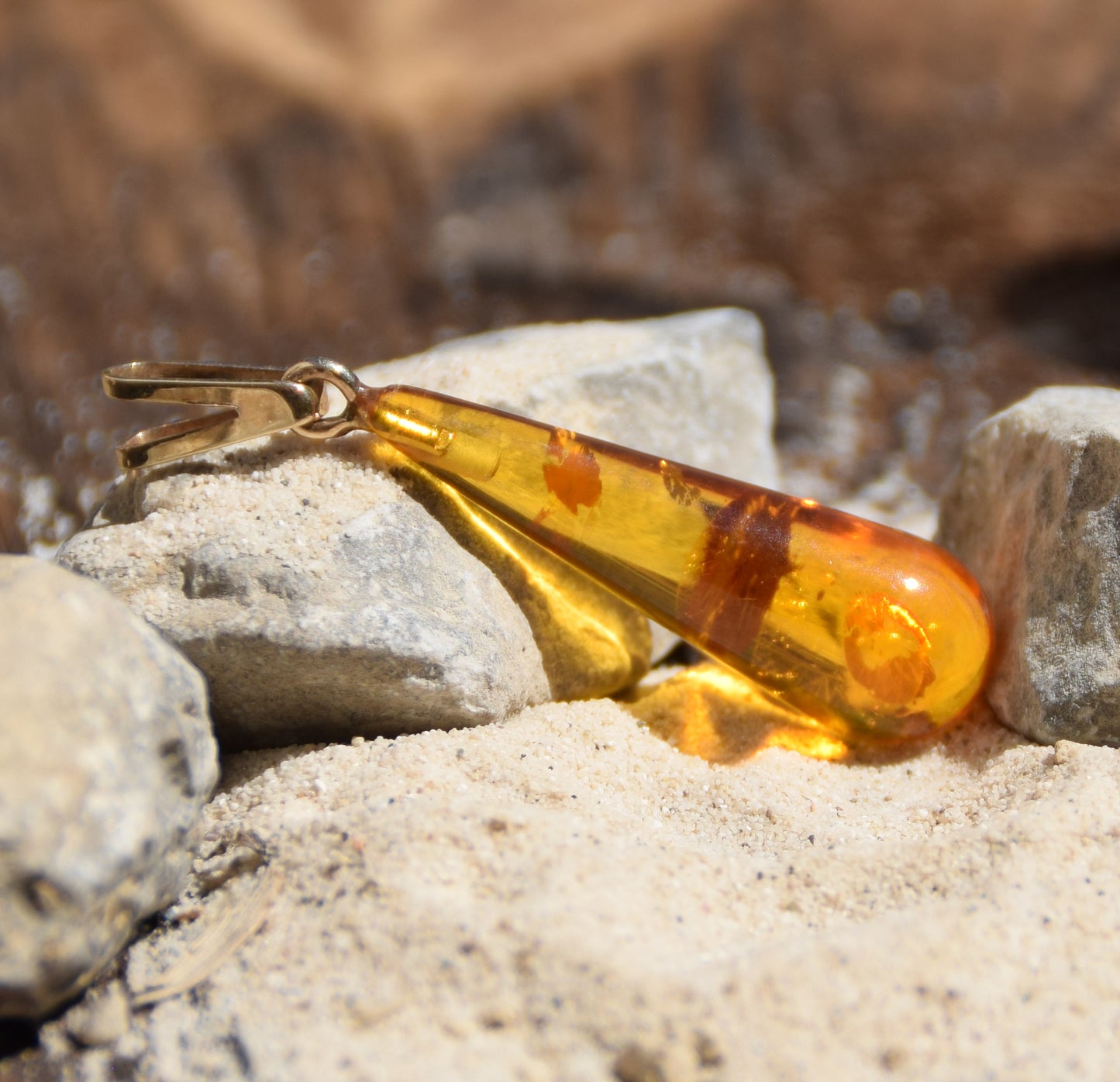MJ Baltica, pendant, natural Baltic Amber, 925 Silver, 18k Gold Plated, handmade, drop, faceted, BZW086