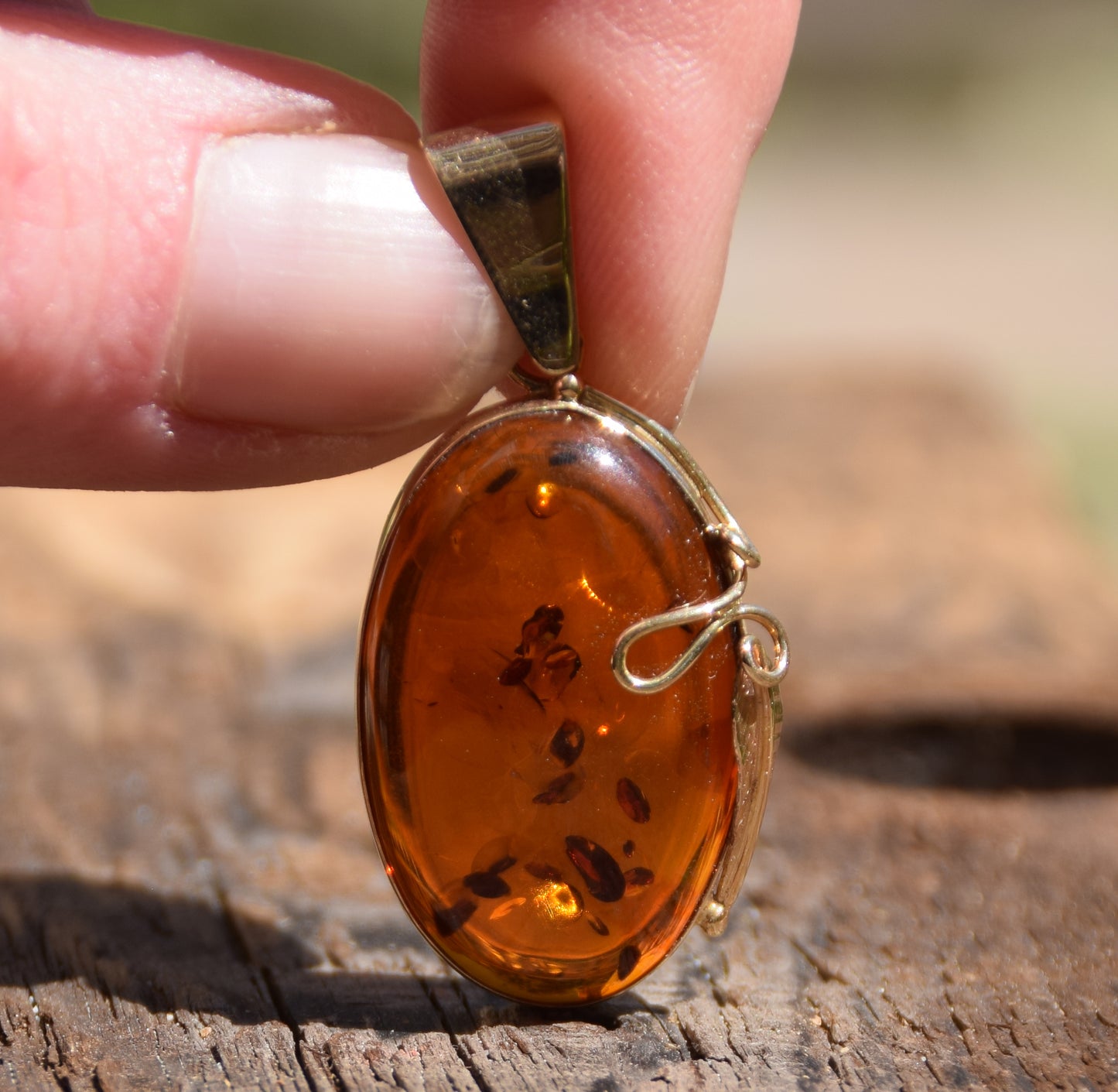 Vintage style pendant with natural cognac amber and 18k gold-plated 925 silver, MJ Baltica, BZW089