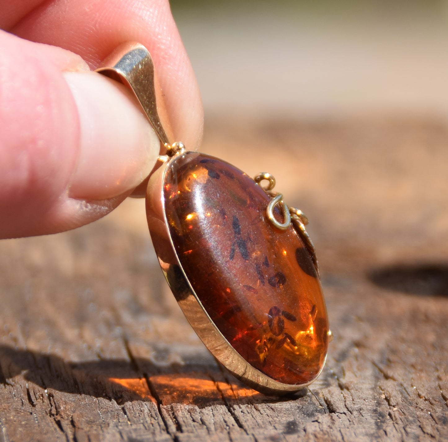 Vintage style pendant with natural cognac amber and 18k gold-plated 925 silver, MJ Baltica, BZW089