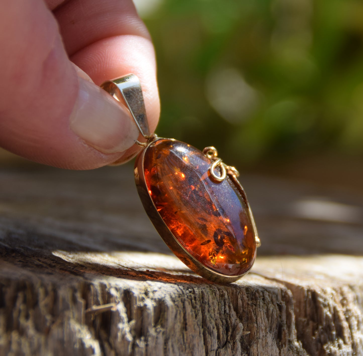 Vintage style pendant with natural cognac amber and 18k gold-plated 925 silver, MJ Baltica, BZW089