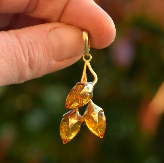 MJ Baltica, ciondolo, Ambra naturale Baltica, Argento 925, Placcato in Oro 18k, artigianale, foglie, ramoscello, BZW098