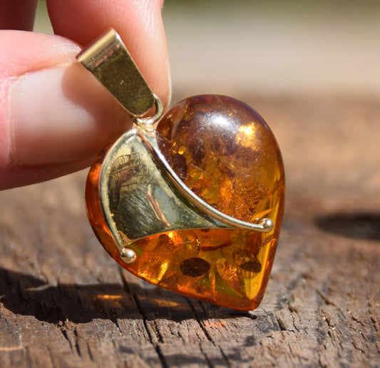 Large Heart Pendant in Natural Amber and 18k Gold Plated Sterling Silver, MJ Baltica, BZW099