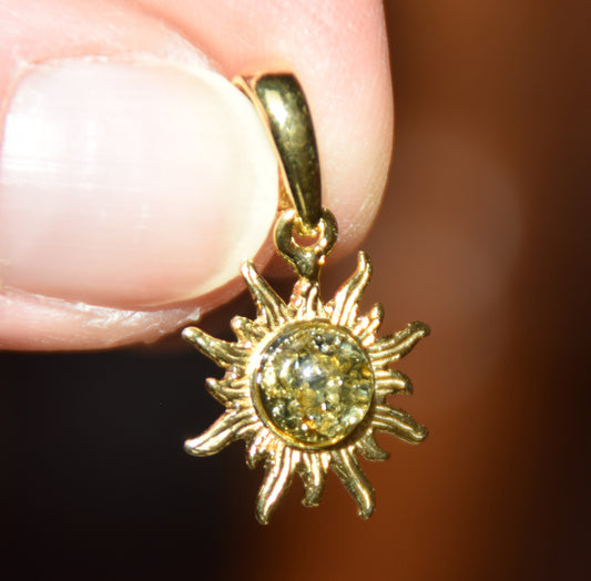 Delicate sun pendant with natural green Amber in 18k Gold plated Silver, MJ Baltica, BZW109