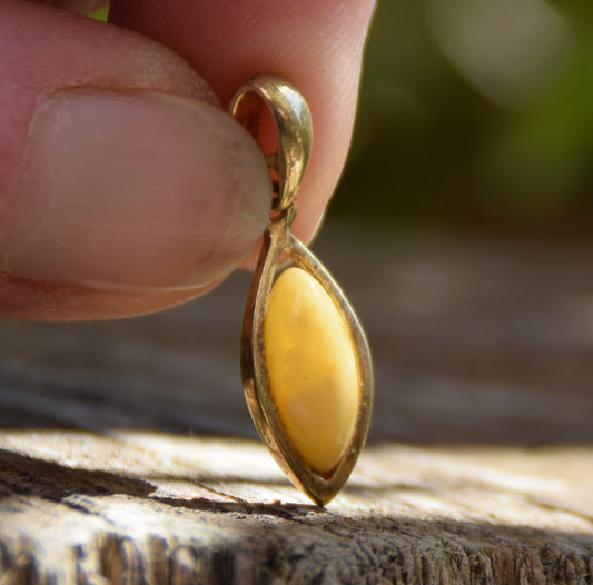 Delicate pendant with natural Imperial Amber and 18k Gold Plated 925 Sterling Silver, MJ Baltica, BZW111