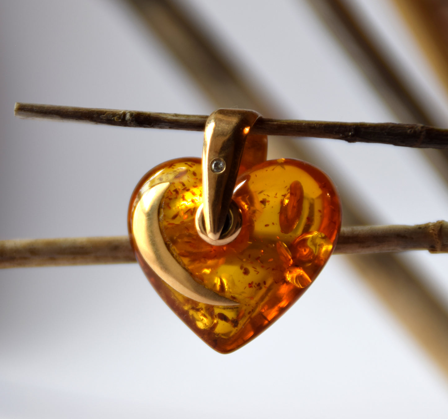 MJ Baltica, pendant, natural Amber, Silver, Gold plated, handcrafted, heart, moon, luminous, BZW125