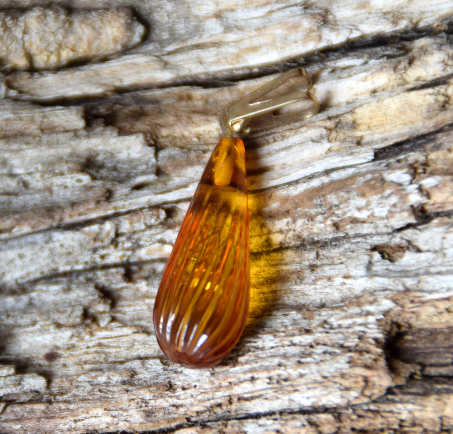 MJ Baltica, pendant, natural Amber, Silver, Gold plated, handcrafted, drop, luminous, BZW126