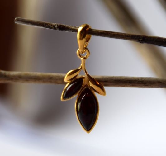 MJ Baltica, pendant, natural Amber, Silver, Gold plated, handcrafted, leaves, dark brown amber, BZW128