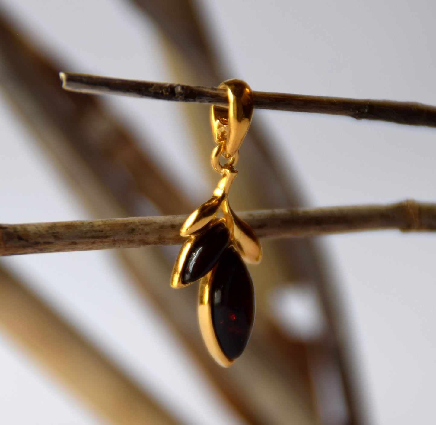 MJ Baltica, pendant, natural Amber, Silver, Gold plated, handcrafted, leaves, dark brown amber, BZW128