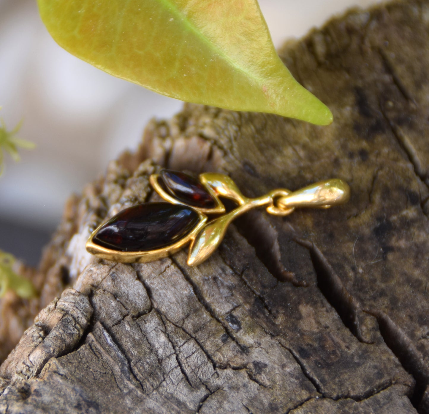 Delicate pendant with dark brown natural Amber leaves and 18k Gold plated Silver, MJ Baltica, BZW128