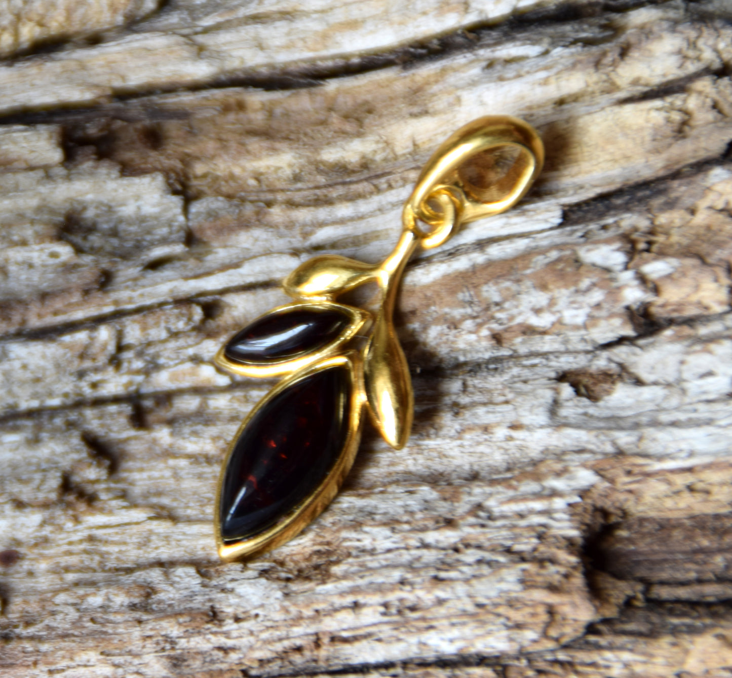 MJ Baltica, pendant, natural Amber, Silver, Gold plated, handcrafted, leaves, dark brown amber, BZW128