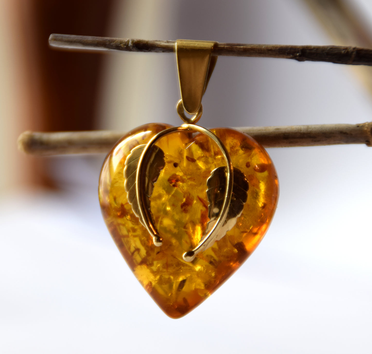 MJ Baltica, pendant, natural Amber, Silver, Gold plated, handcrafted, heart, luminous, BZW130