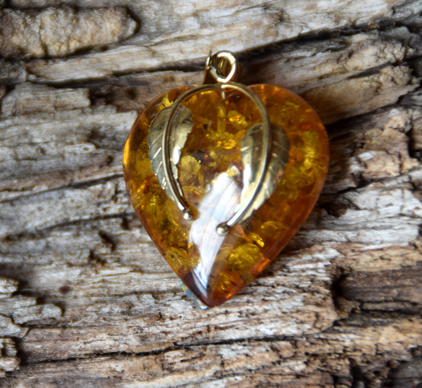 MJ Baltica, pendant, natural Amber, Silver, Gold plated, handcrafted, heart, luminous, BZW130