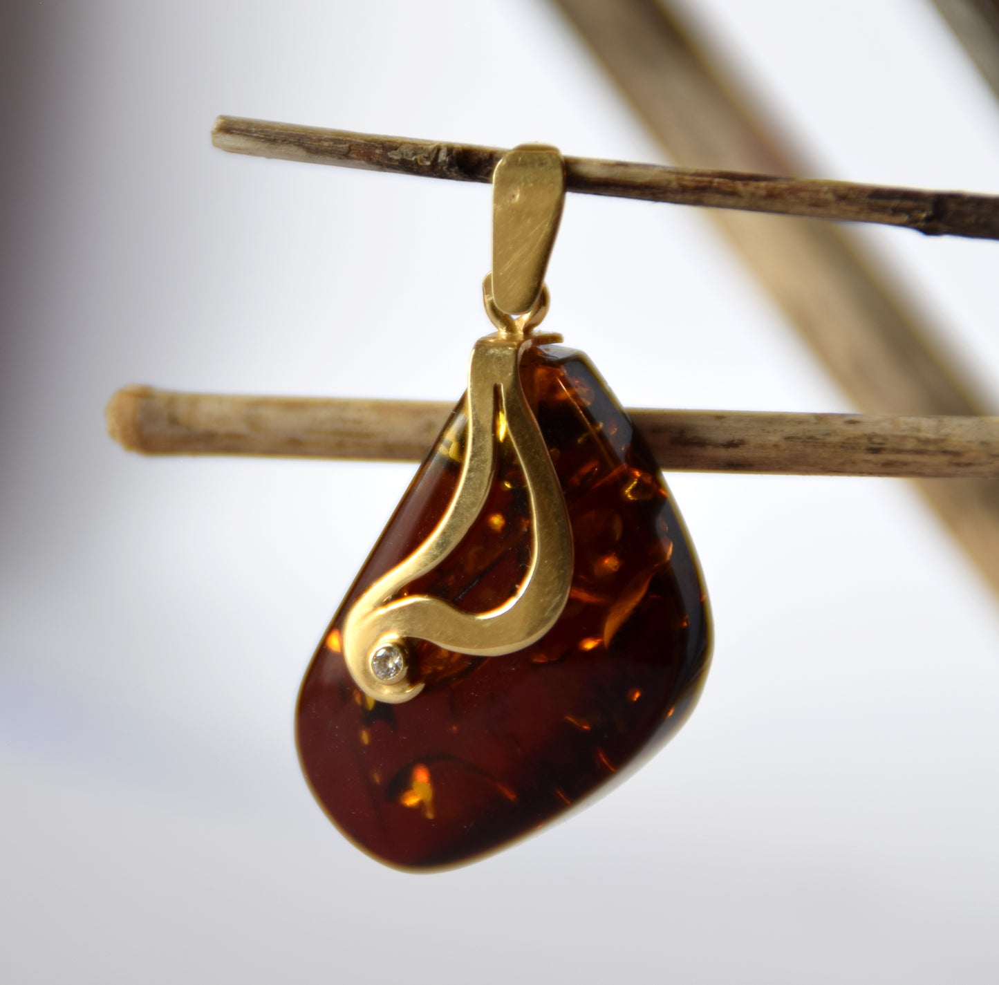 MJ Baltica, pendant, Natural Amber, Silver, Gold plated, handcrafted, large, dark brown amber, BZW134