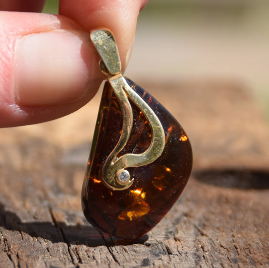 Large pendant with unique dark brown natural Amber and 18k Gold plated Silver, MJ Baltica, BZW134
