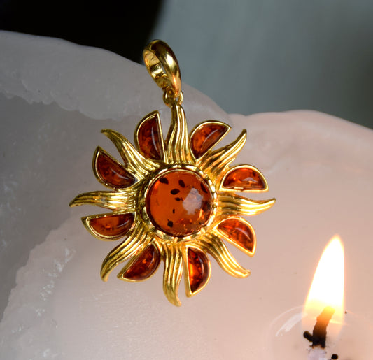 Bright pendant in the shape of a dainty sun in natural cognac Amber and 925 Sterling Silver, 14k Gold Plated, MJ Baltica, BZW140