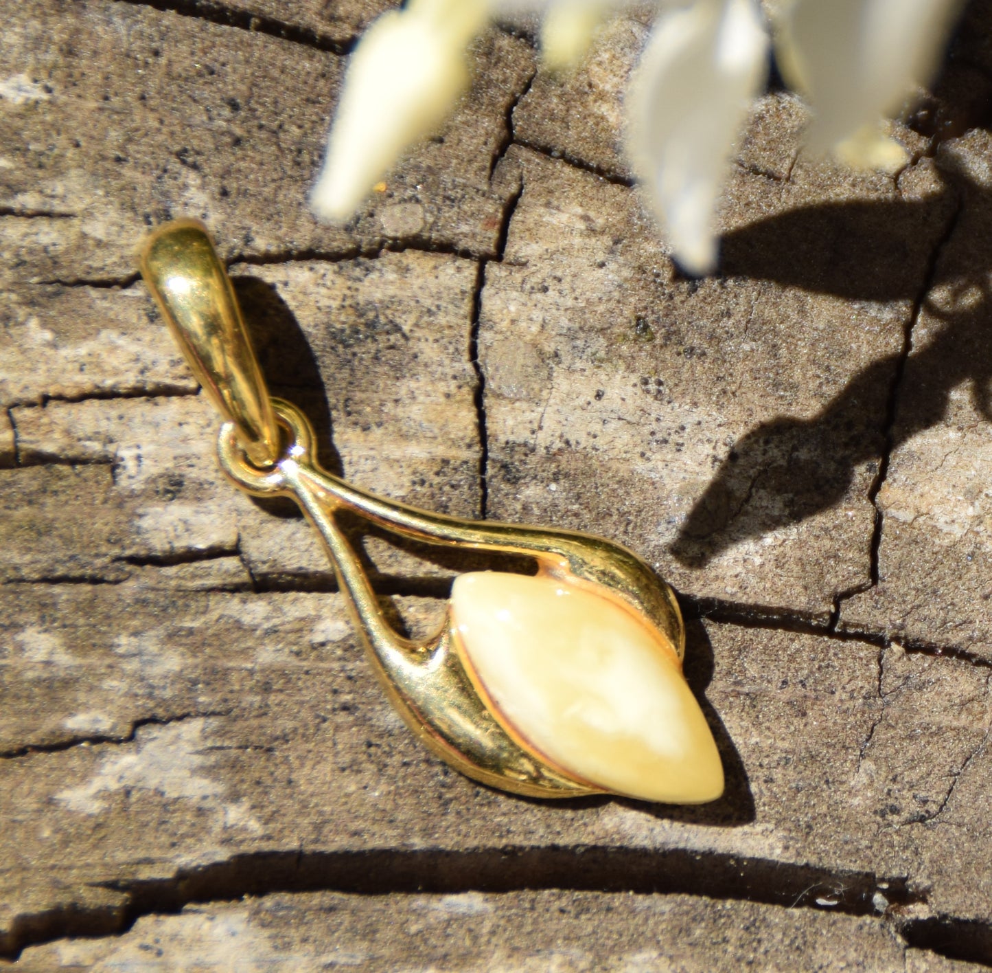 Elegante ciondolo in Ambra naturale imperiale e Argento 925 placcato in Oro 18k, MJ Baltica, BZW160