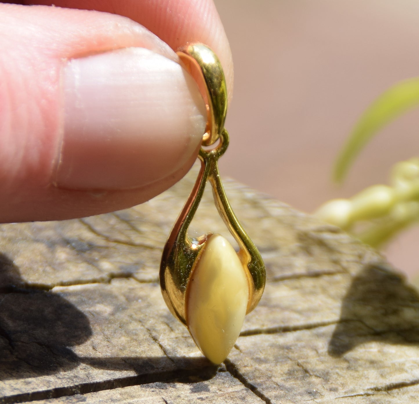 Elegante ciondolo in Ambra naturale imperiale e Argento 925 placcato in Oro 18k, MJ Baltica, BZW160