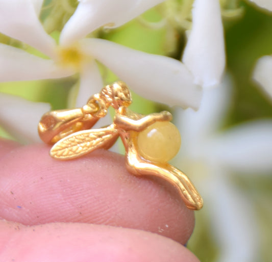 Delicate fairy pendant in 925 Sterling Silver plated with 18k Gold and Imperial Natural Amber, MJ Baltica, BZW161