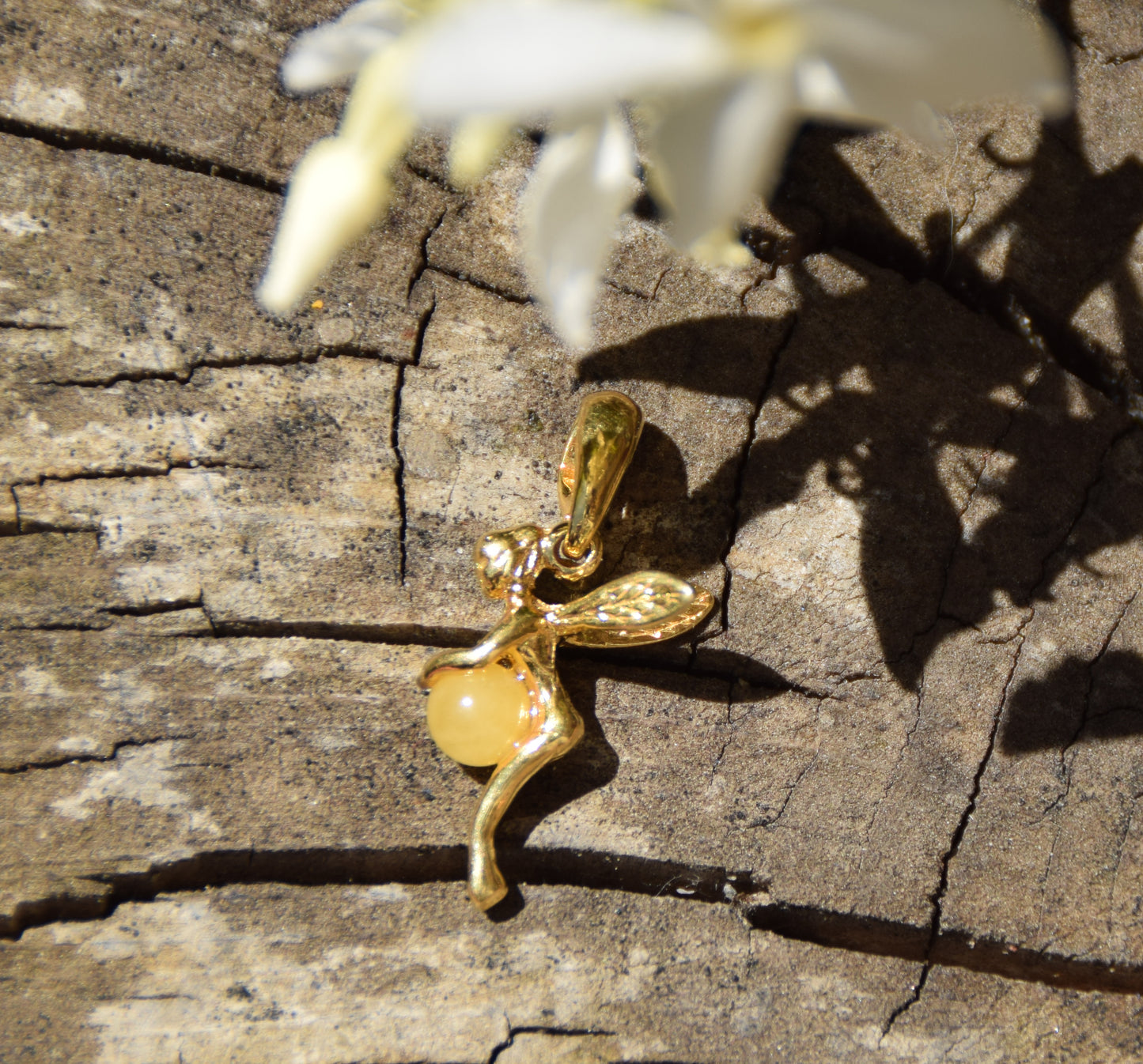Delicate fairy pendant in 925 Sterling Silver plated with 18k Gold and Imperial Natural Amber, MJ Baltica, BZW161
