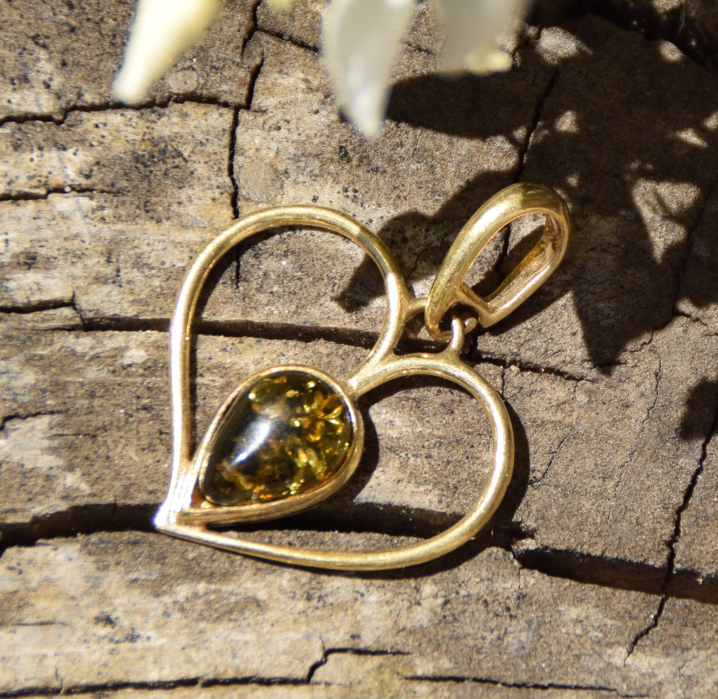 Romantic heart pendant with natural green Amber and 18k Gold plated 925 Sterling Silver, MJ Baltica, BZW163