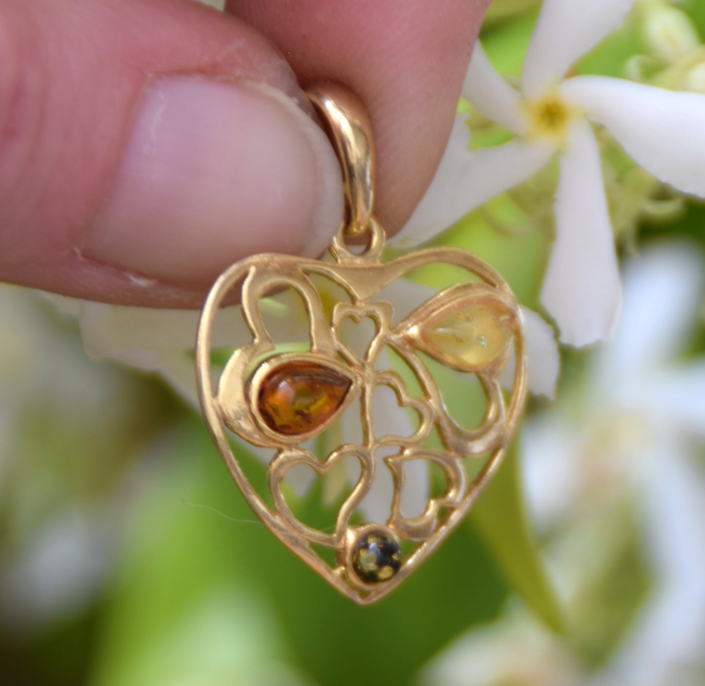 Romantic heart pendant in natural Amber of various shades and 18k Gold plated 925 Silver, MJ Baltica, BZW164