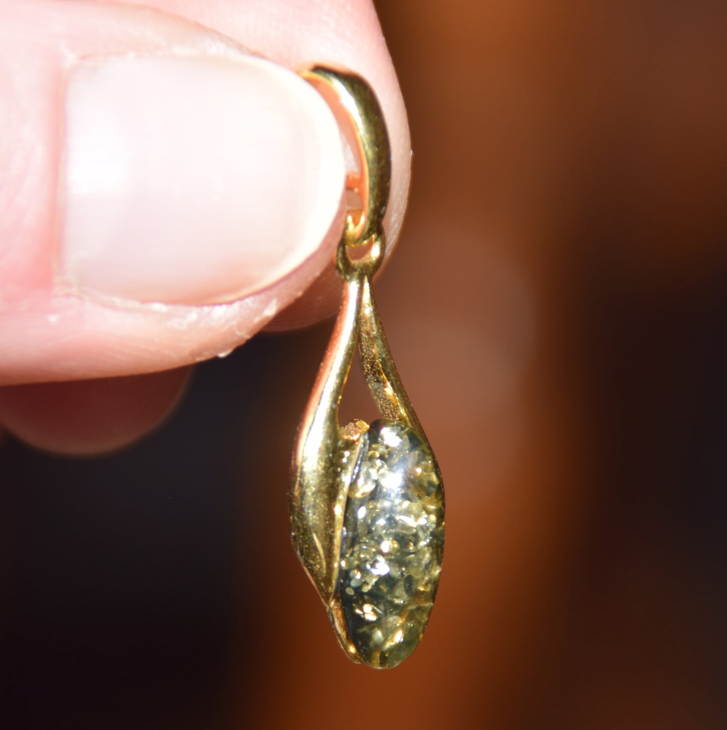 Elegant pendant in natural green Amber and 18k gold-plated 925 Silver, MJ Baltica, BZW170