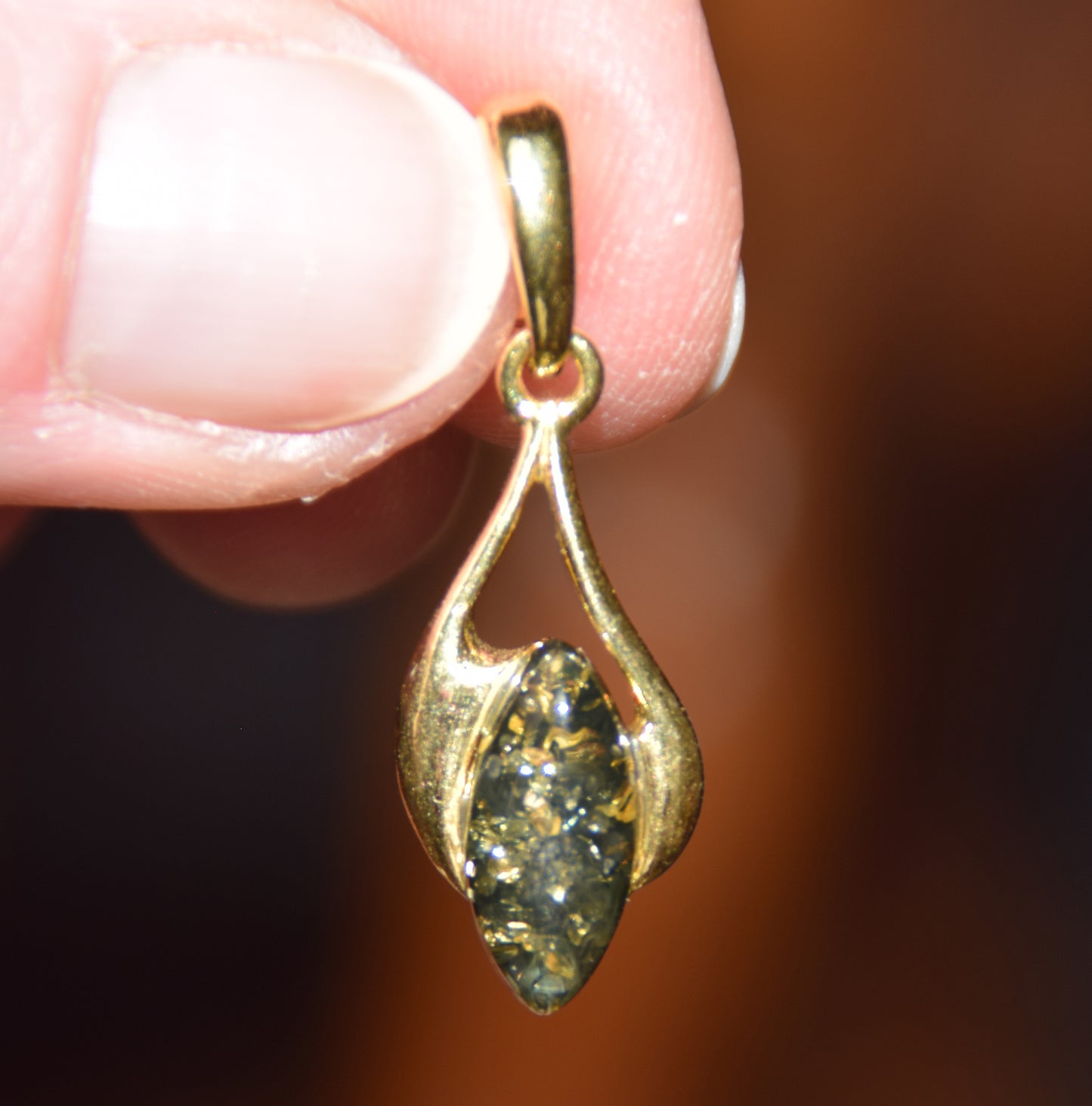 Elegant pendant in natural green Amber and 18k gold-plated 925 Silver, MJ Baltica, BZW170