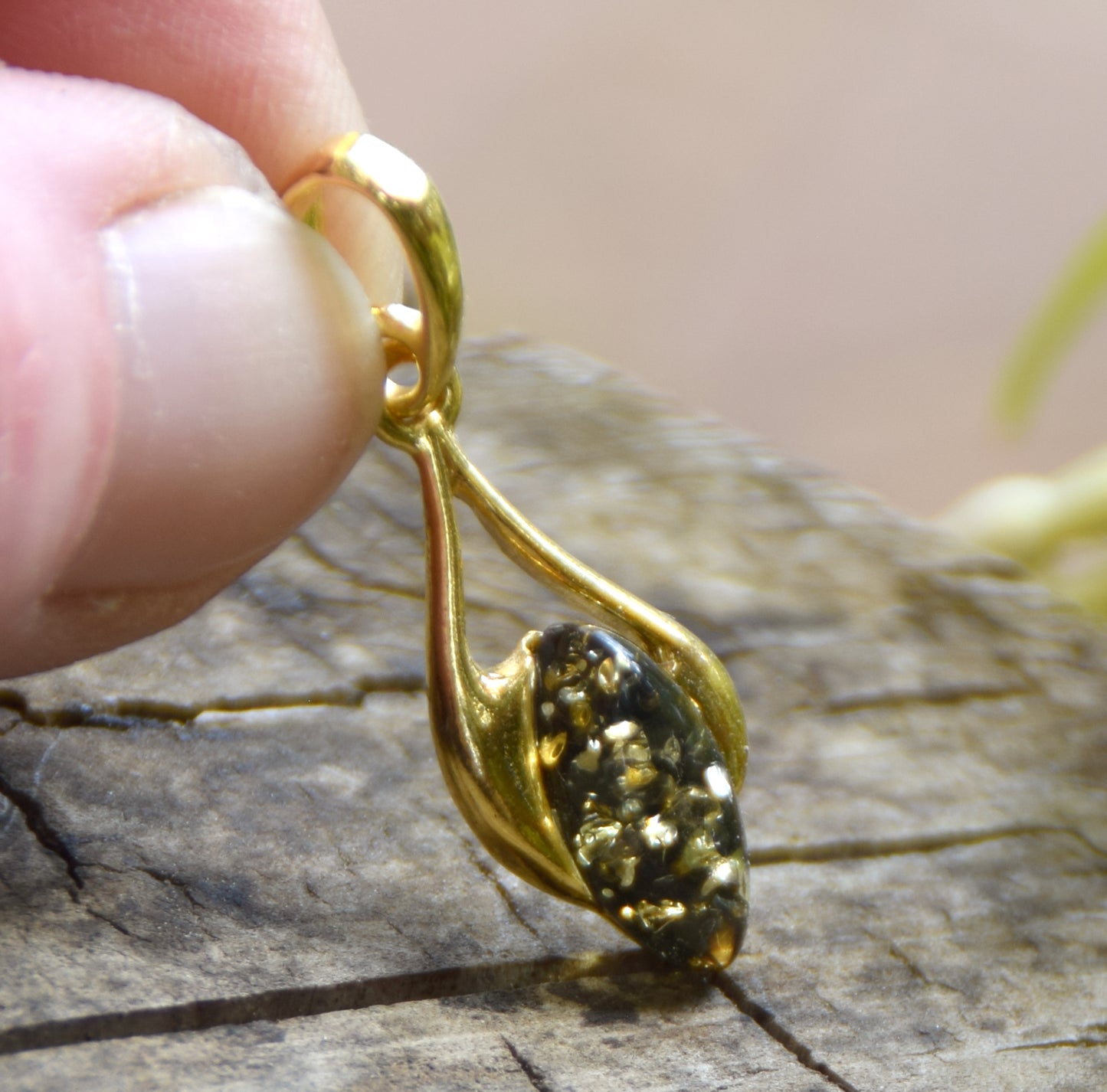 Elegante ciondolo in Ambra naturale verde e Argento 925 placcato in Oro 18k, MJ Baltica, BZW170
