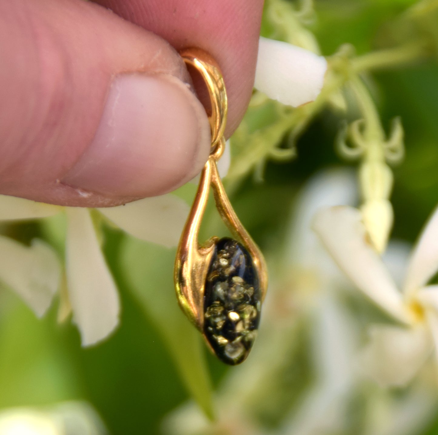 Elegante ciondolo in Ambra naturale verde e Argento 925 placcato in Oro 18k, MJ Baltica, BZW170