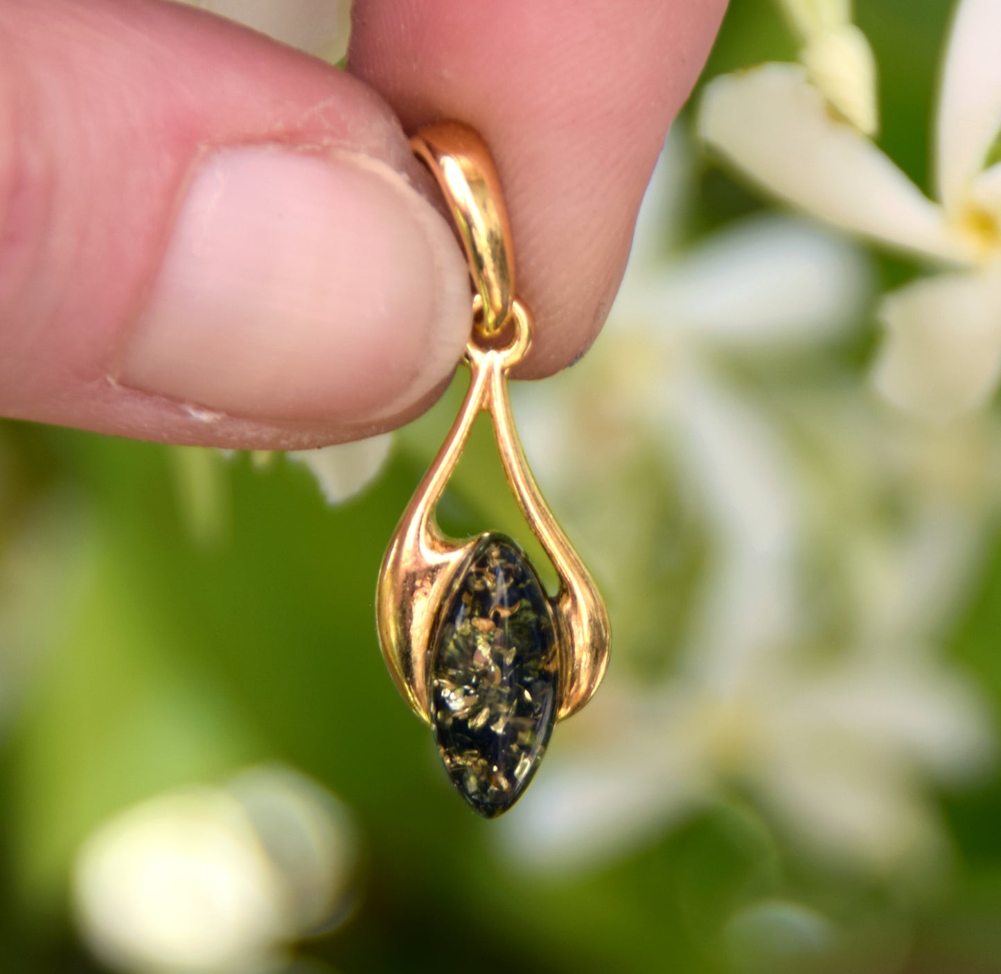 Elegante ciondolo in Ambra naturale verde e Argento 925 placcato in Oro 18k, MJ Baltica, BZW170