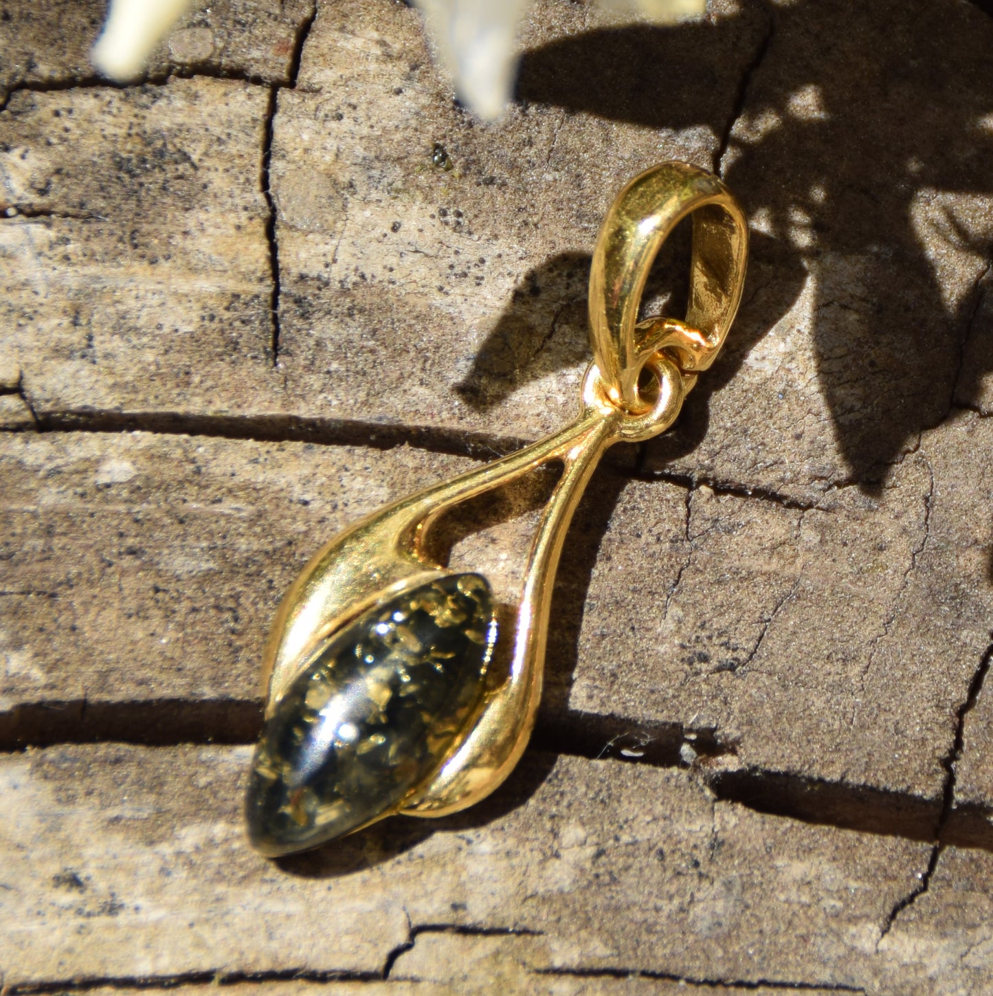 Elegante ciondolo in Ambra naturale verde e Argento 925 placcato in Oro 18k, MJ Baltica, BZW170