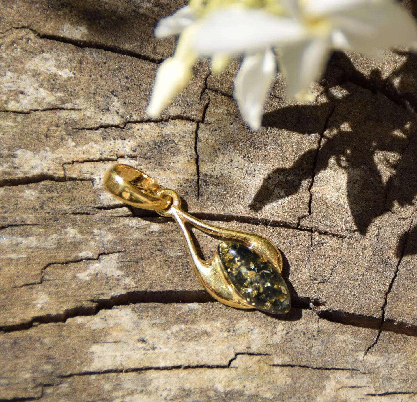 Elegante ciondolo in Ambra naturale verde e Argento 925 placcato in Oro 18k, MJ Baltica, BZW170