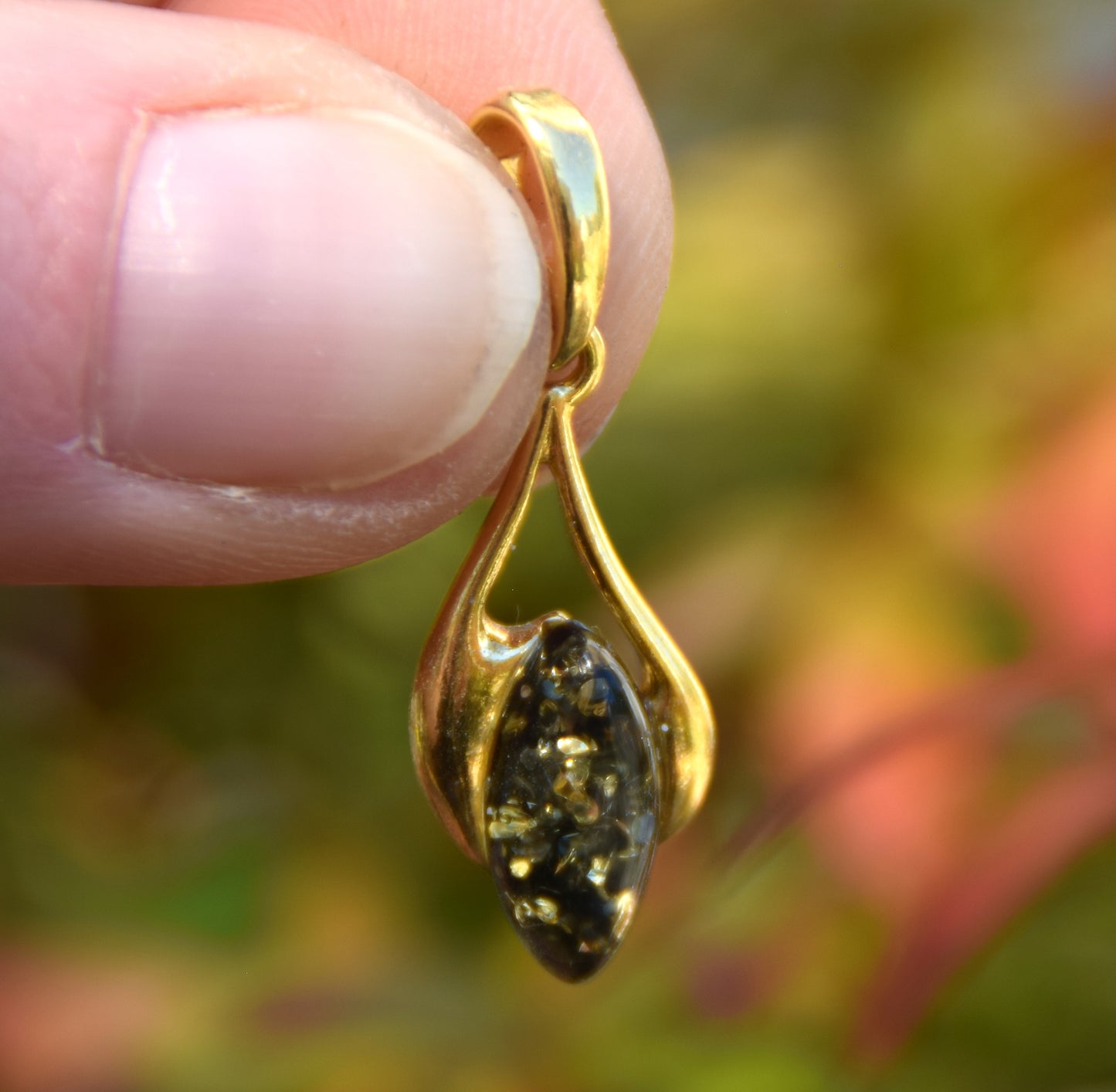 Elegante ciondolo in Ambra naturale verde e Argento 925 placcato in Oro 18k, MJ Baltica, BZW170