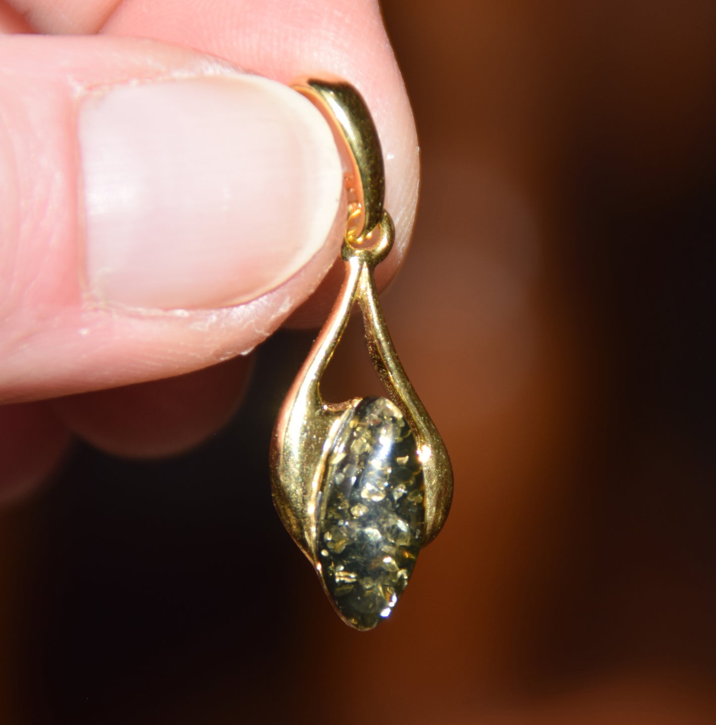 Elegant pendant in natural green Amber and 18k gold-plated 925 Silver, MJ Baltica, BZW170