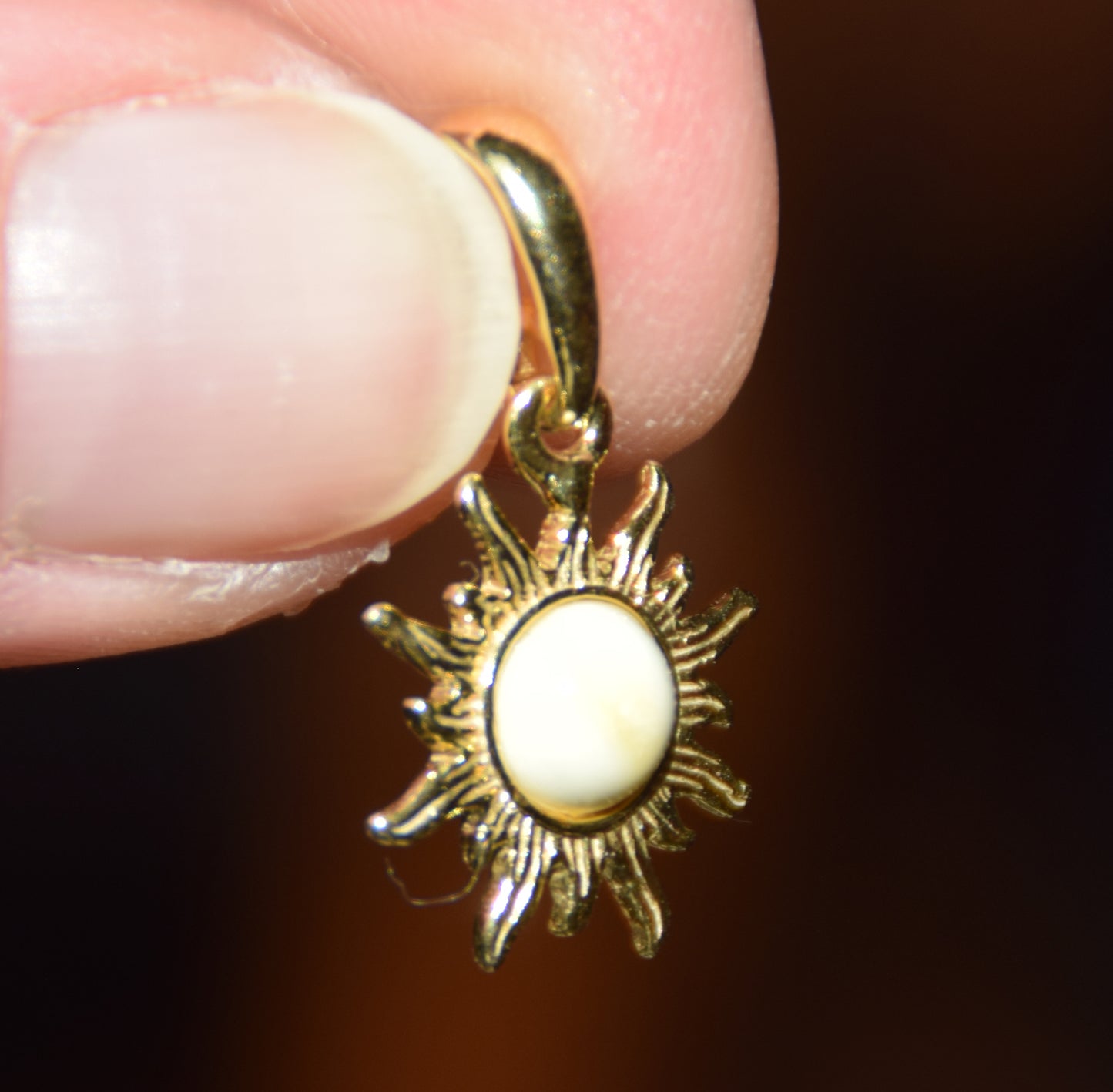 Delicate sun pendant with natural Imperial Amber in 18k Gold-plated Silver, MJ Baltica, BZW173