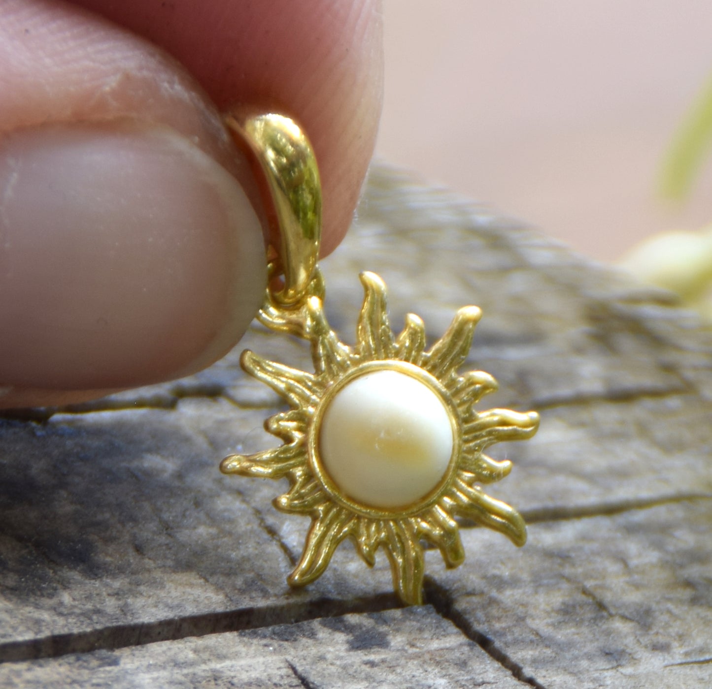 Delicate sun pendant with natural Imperial Amber in 18k Gold-plated Silver, MJ Baltica, BZW173