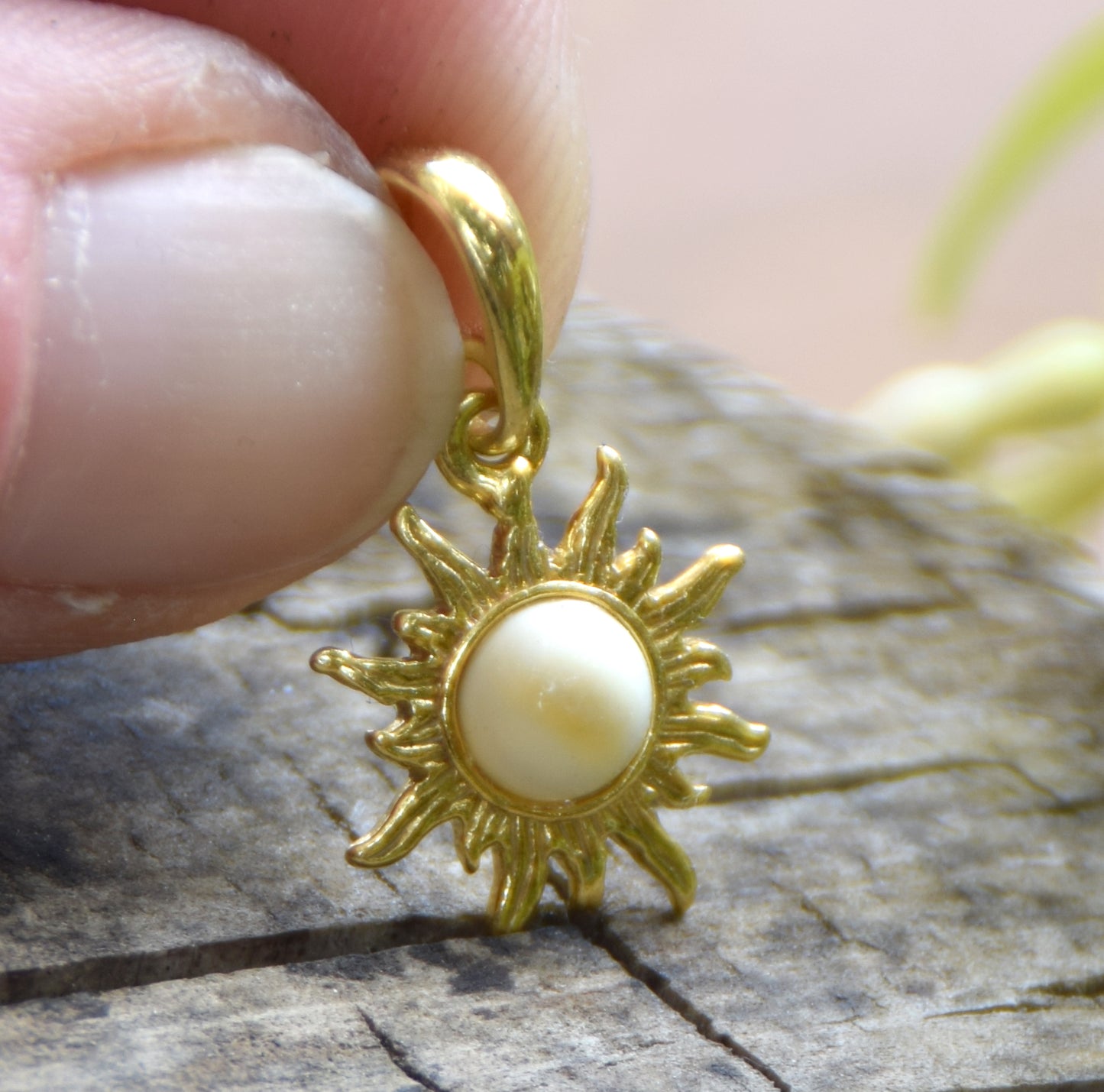 Delicate sun pendant with natural Imperial Amber in 18k Gold-plated Silver, MJ Baltica, BZW173