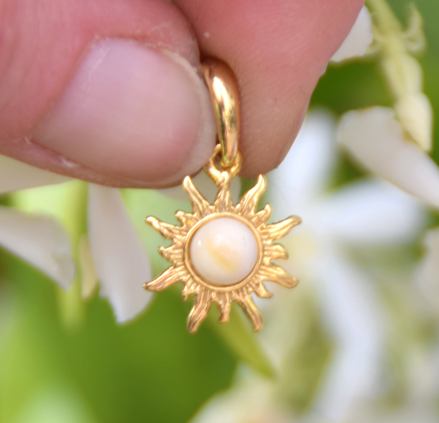 Delicate sun pendant with natural Imperial Amber in 18k Gold-plated Silver, MJ Baltica, BZW173
