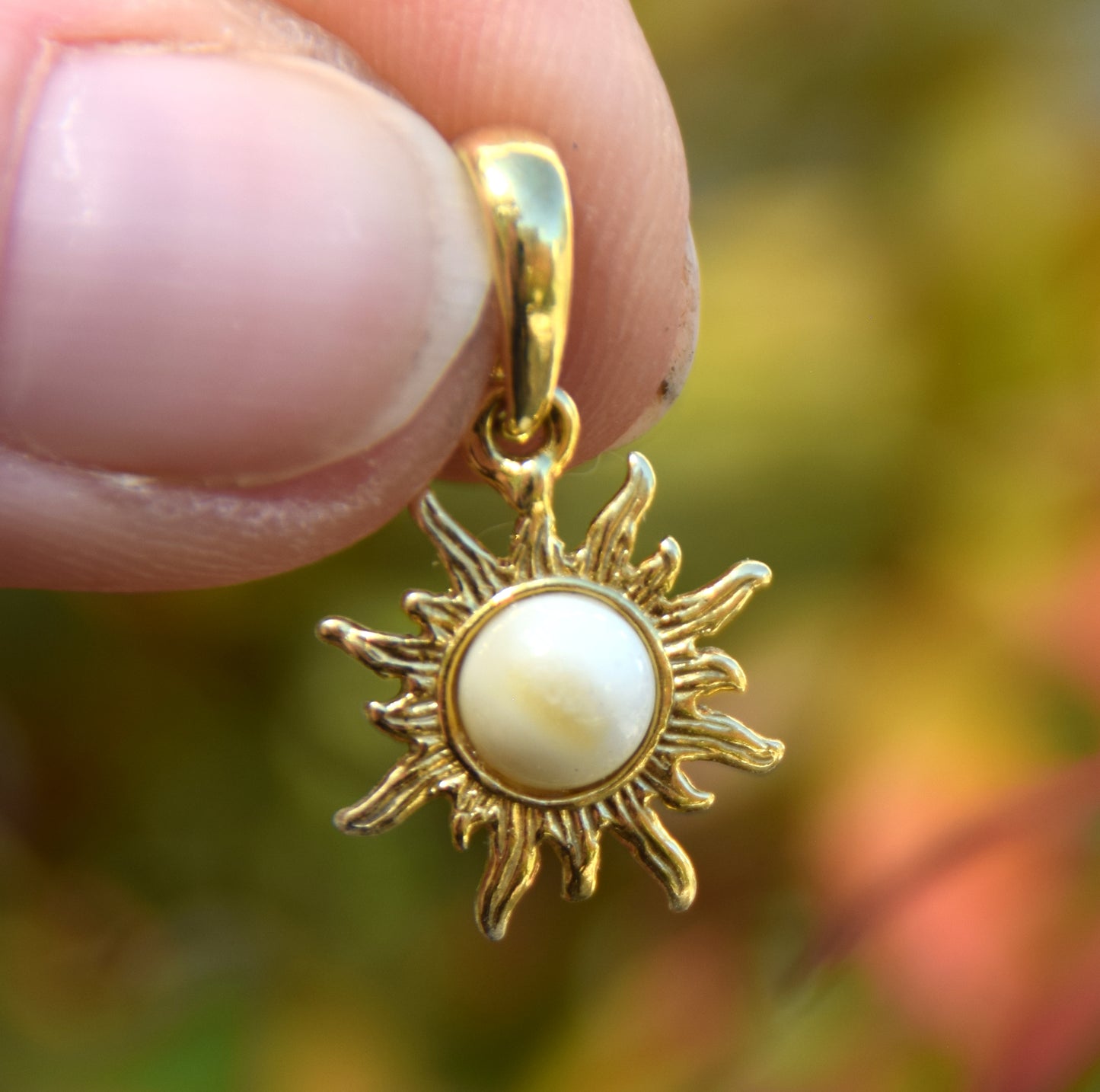 Delicate sun pendant with natural Imperial Amber in 18k Gold-plated Silver, MJ Baltica, BZW173