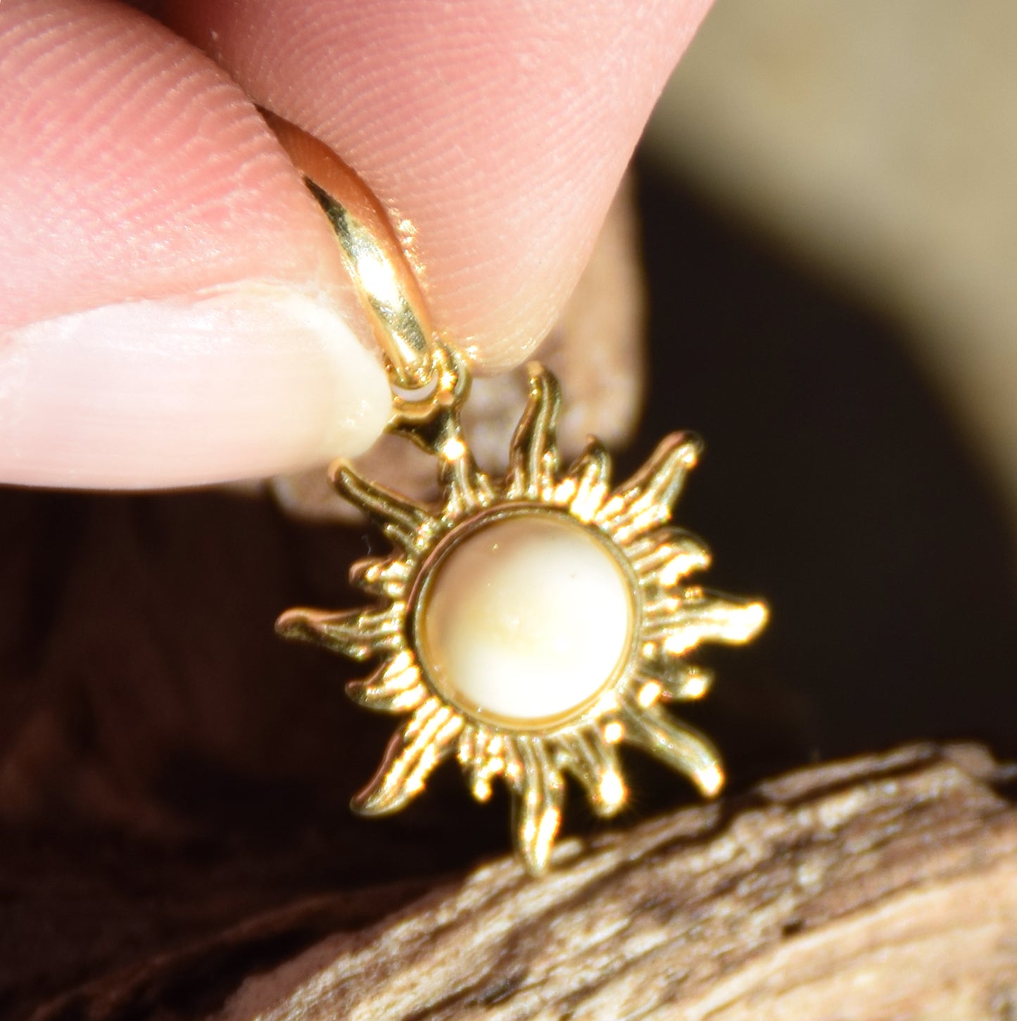 Delicate sun pendant with natural Imperial Amber in 18k Gold-plated Silver, MJ Baltica, BZW173