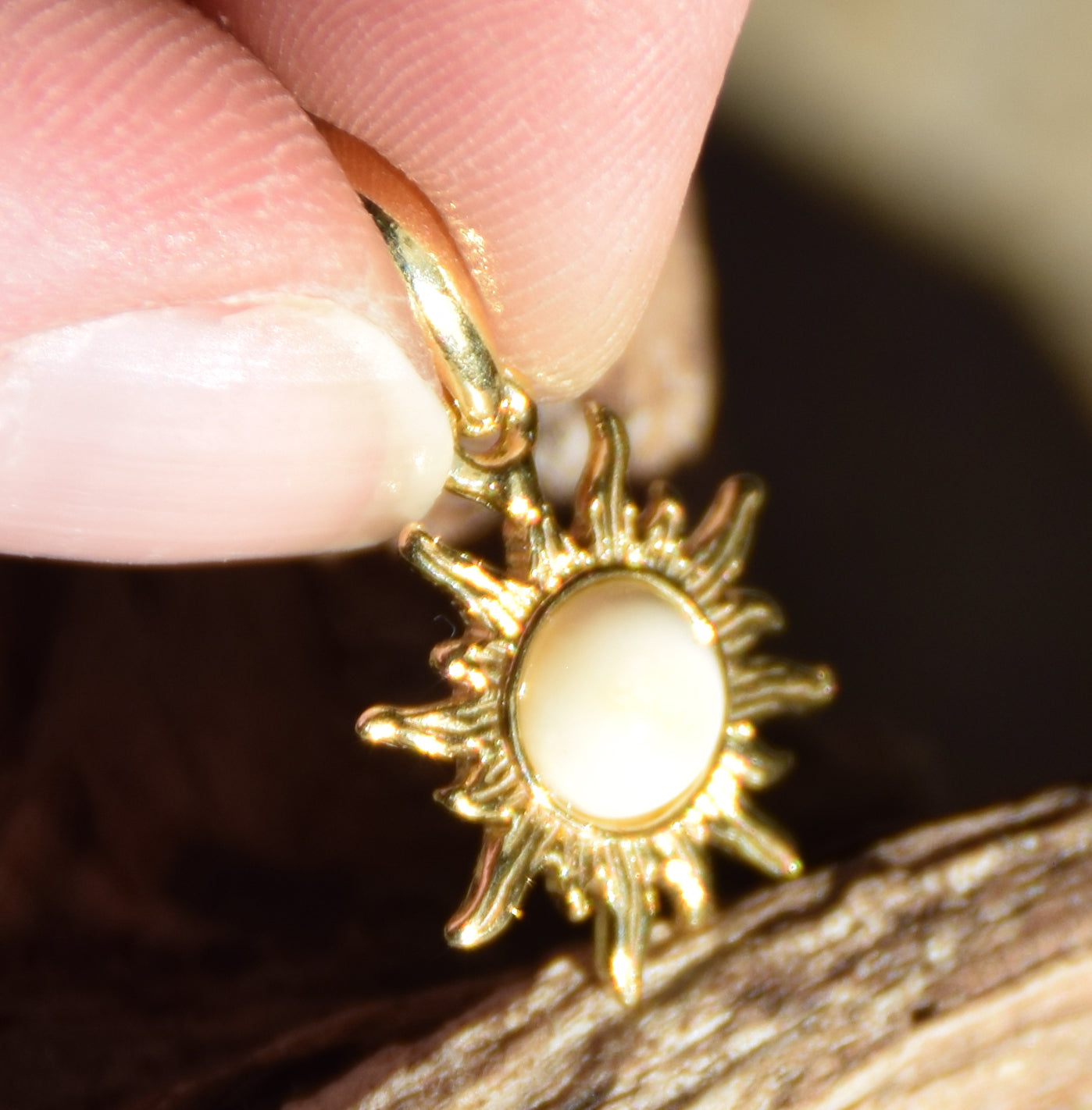 Delicate sun pendant with natural Imperial Amber in 18k Gold-plated Silver, MJ Baltica, BZW173