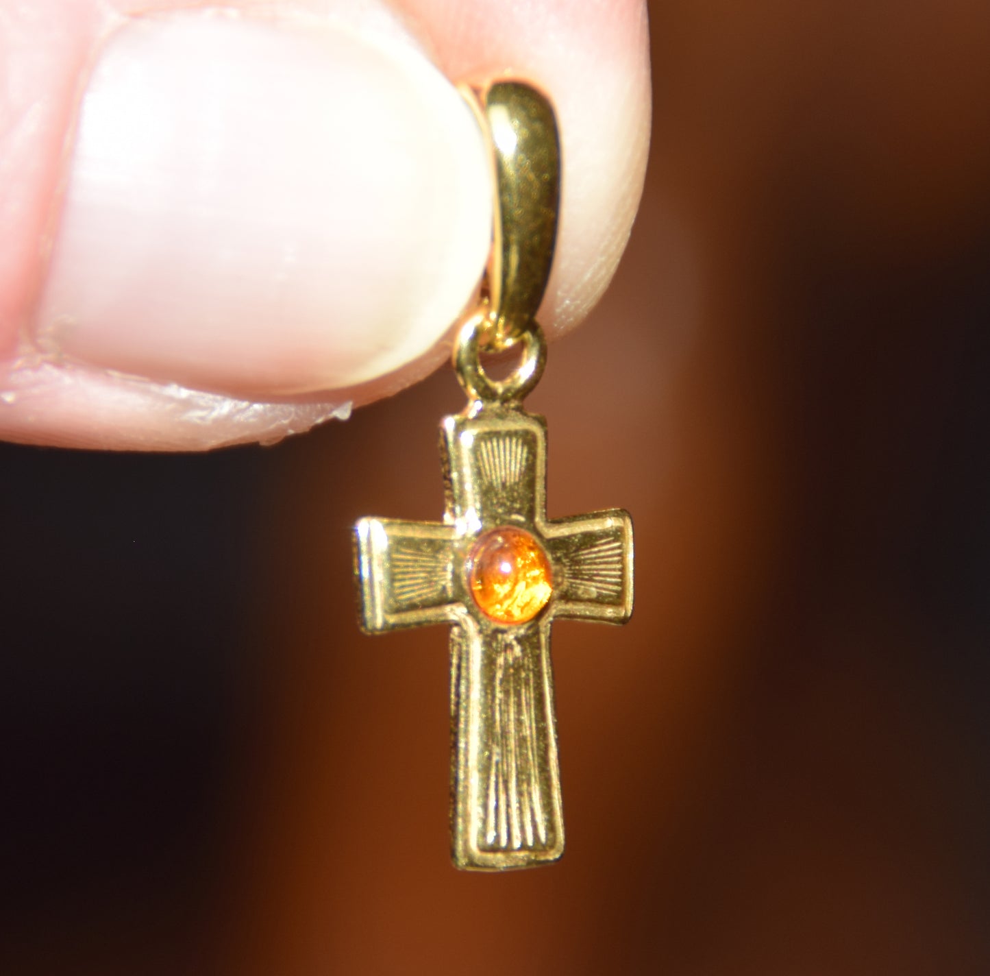 Classic style cross pendant in 925 Sterling Silver 18k Gold plated with natural Amber, MJ Baltica, BZW175