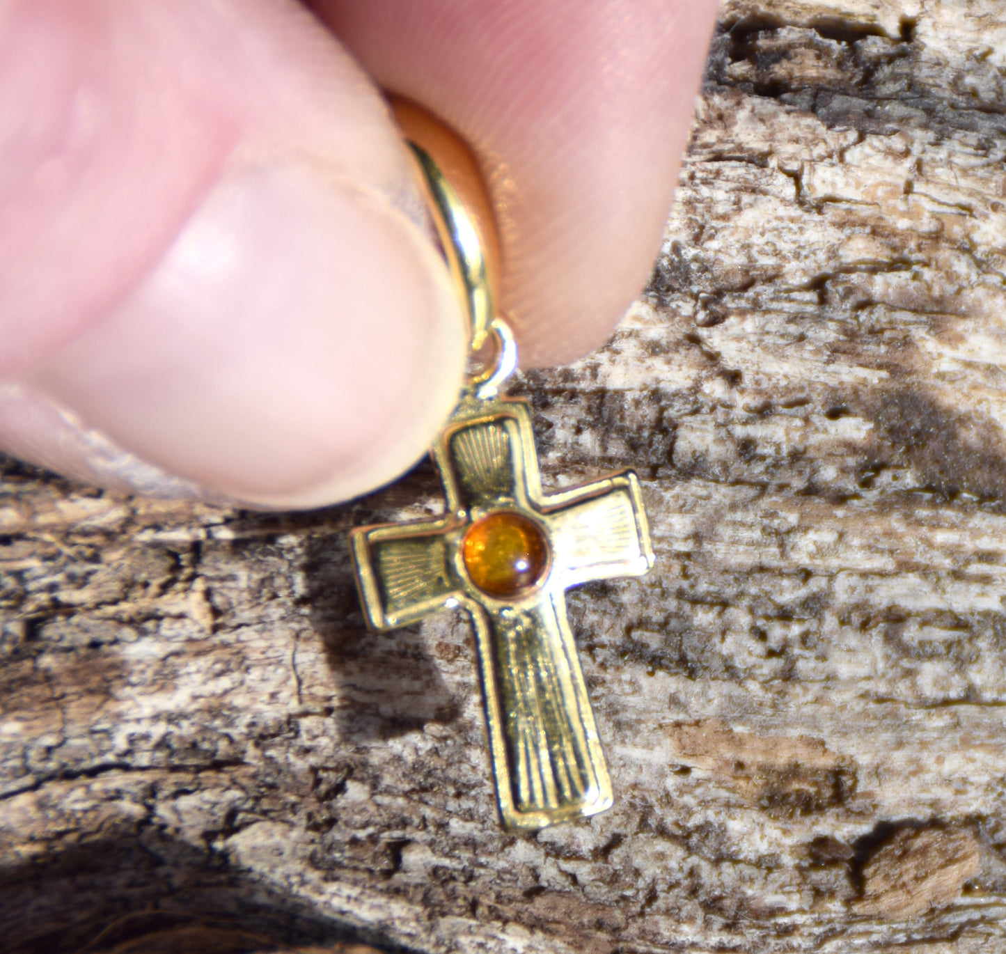 Classic style cross pendant in 925 Sterling Silver 18k Gold plated with natural Amber, MJ Baltica, BZW175