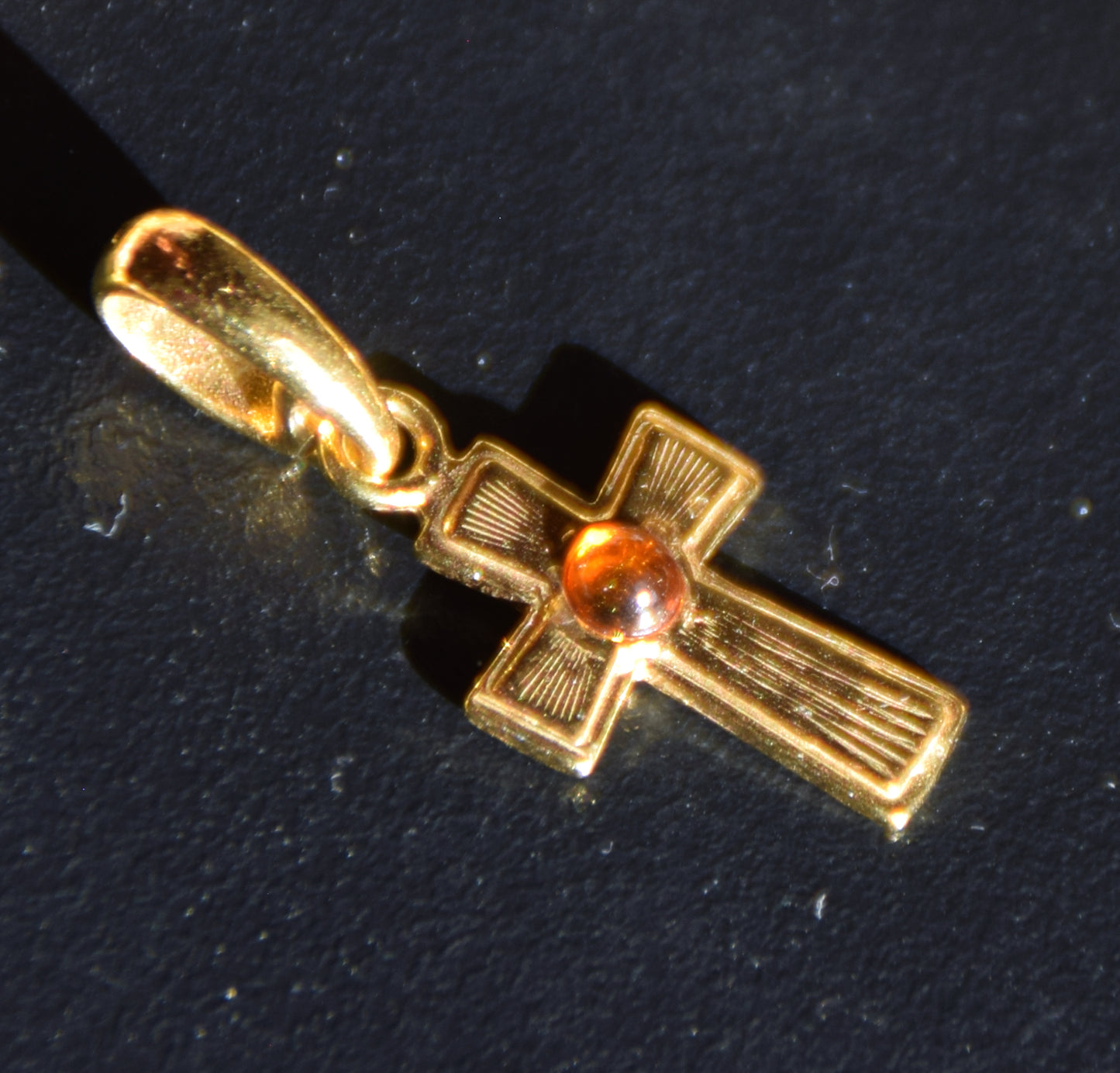 Classic style cross pendant in 925 Sterling Silver 18k Gold plated with natural Amber, MJ Baltica, BZW175